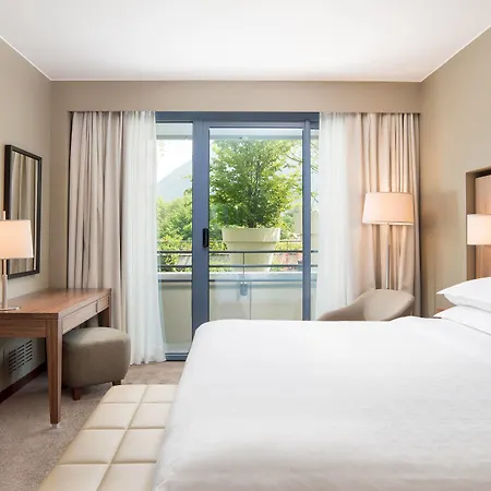 Отель Sheraton 4*